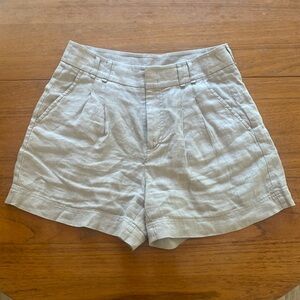 Free People beige linen pleated shorts